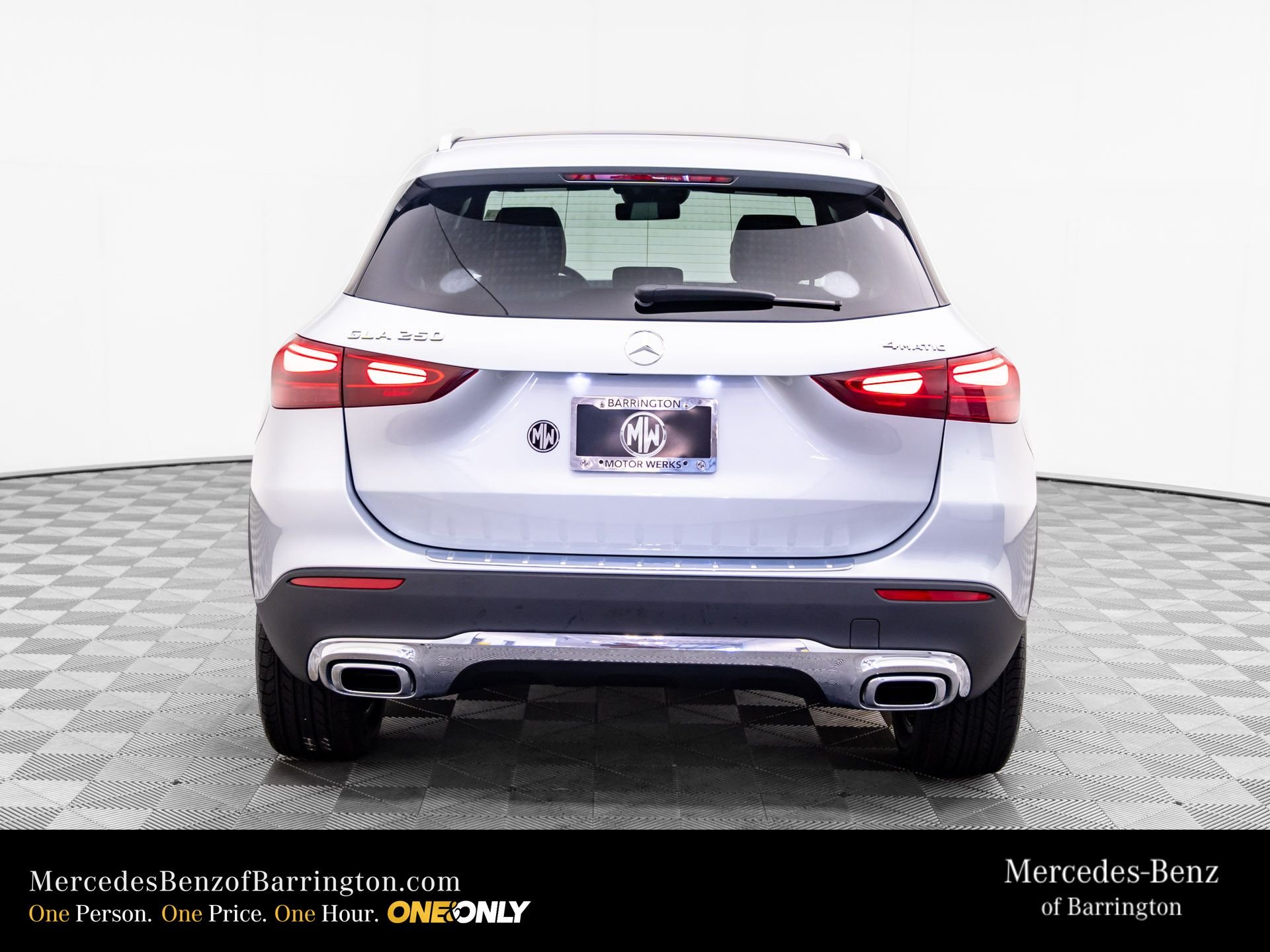 New 2026 Cirrus Silver Metallic Mercedes-Benz GLA 250 image 4