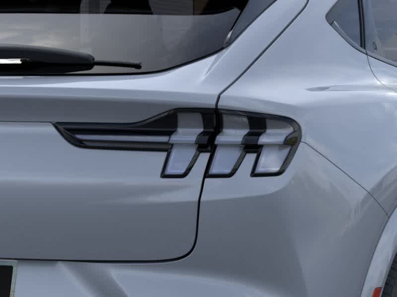 2025 Ford Mustang Mach-E GT - Photo 21