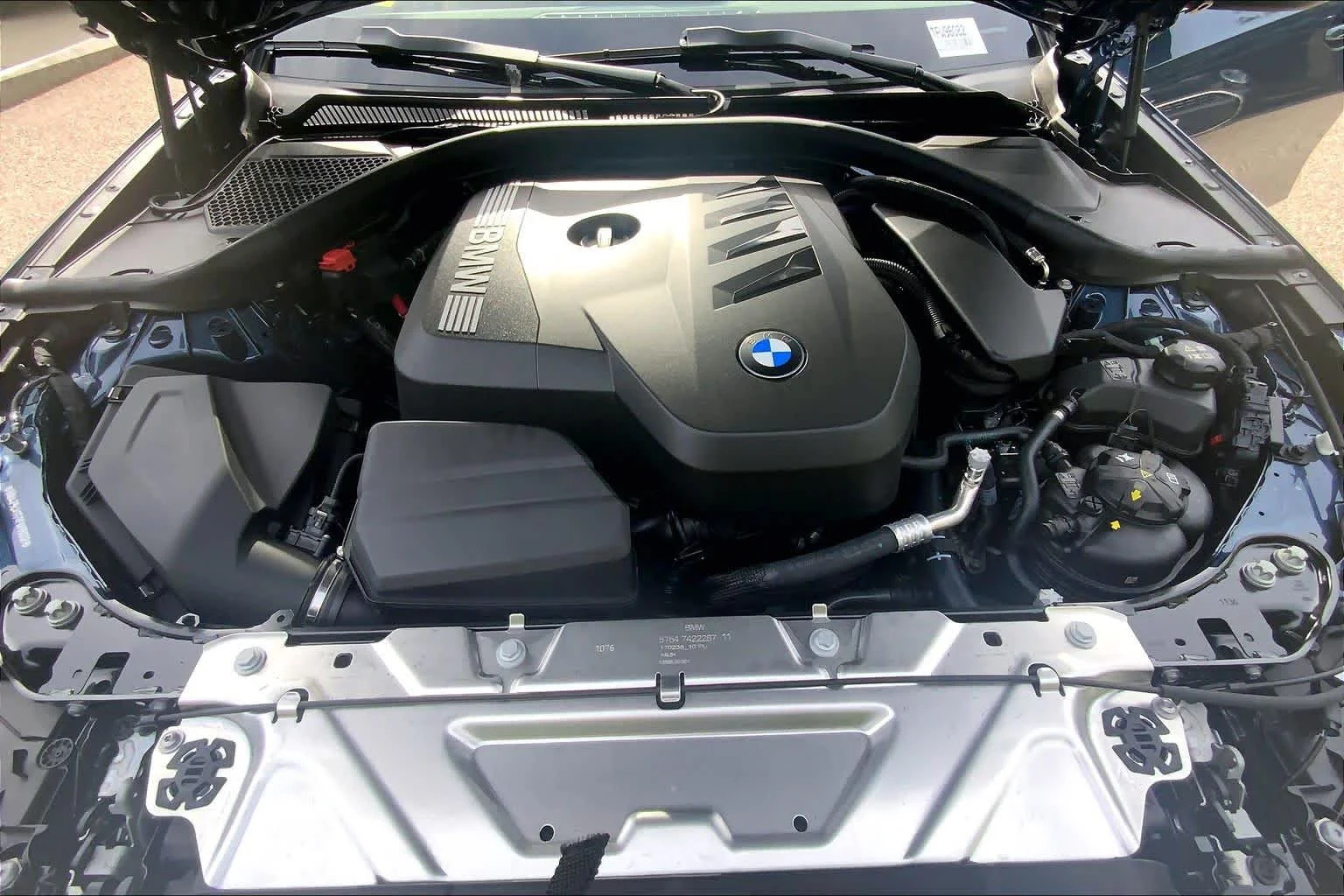 New 2026 Arctic Race Blue metallic BMW 330i xDrive image 16