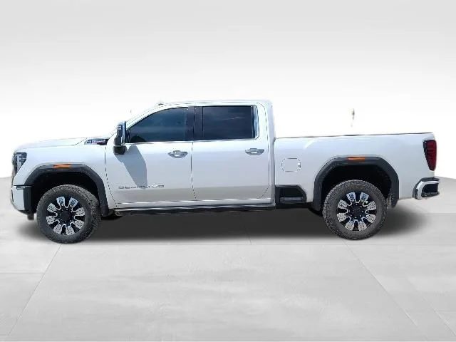 Used 2025 White GMC Denali image 6