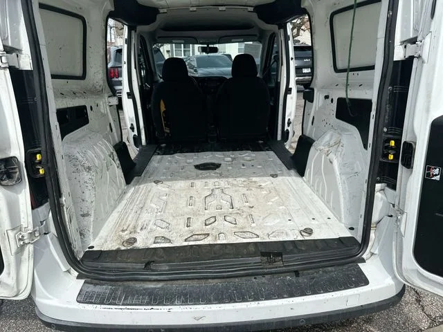 Used 2022 White Ram Base image 21