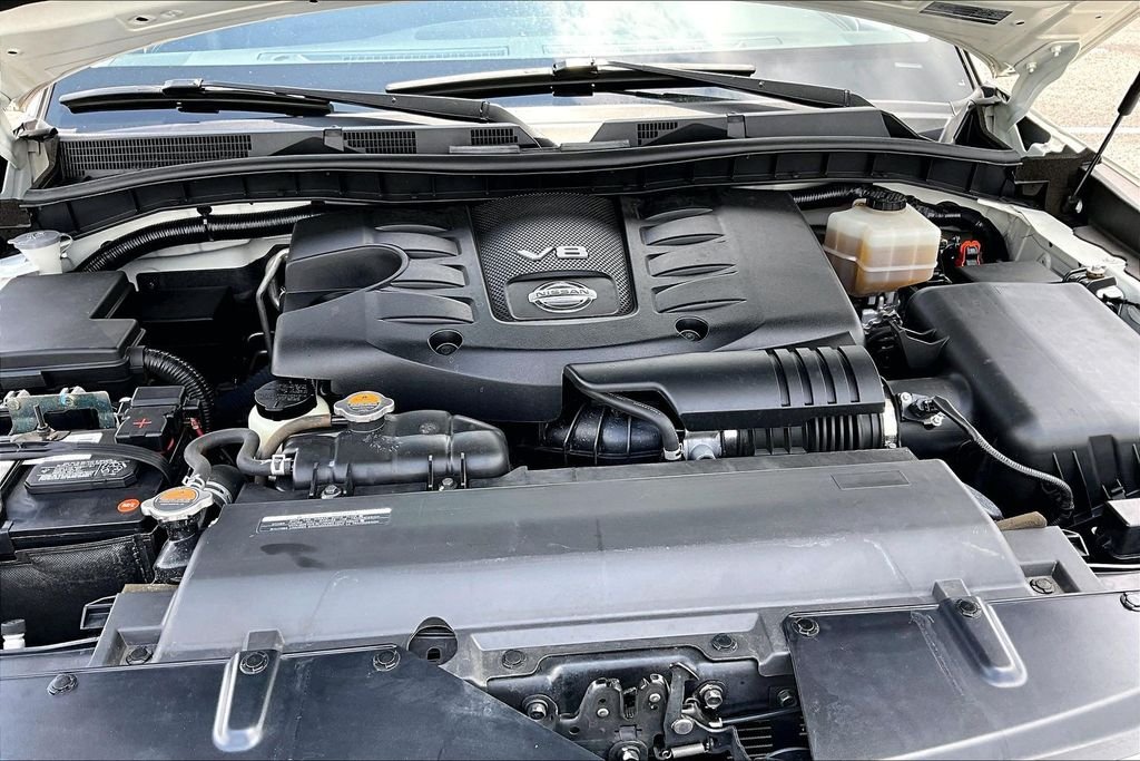 Used 2019 White Nissan Platinum image 30