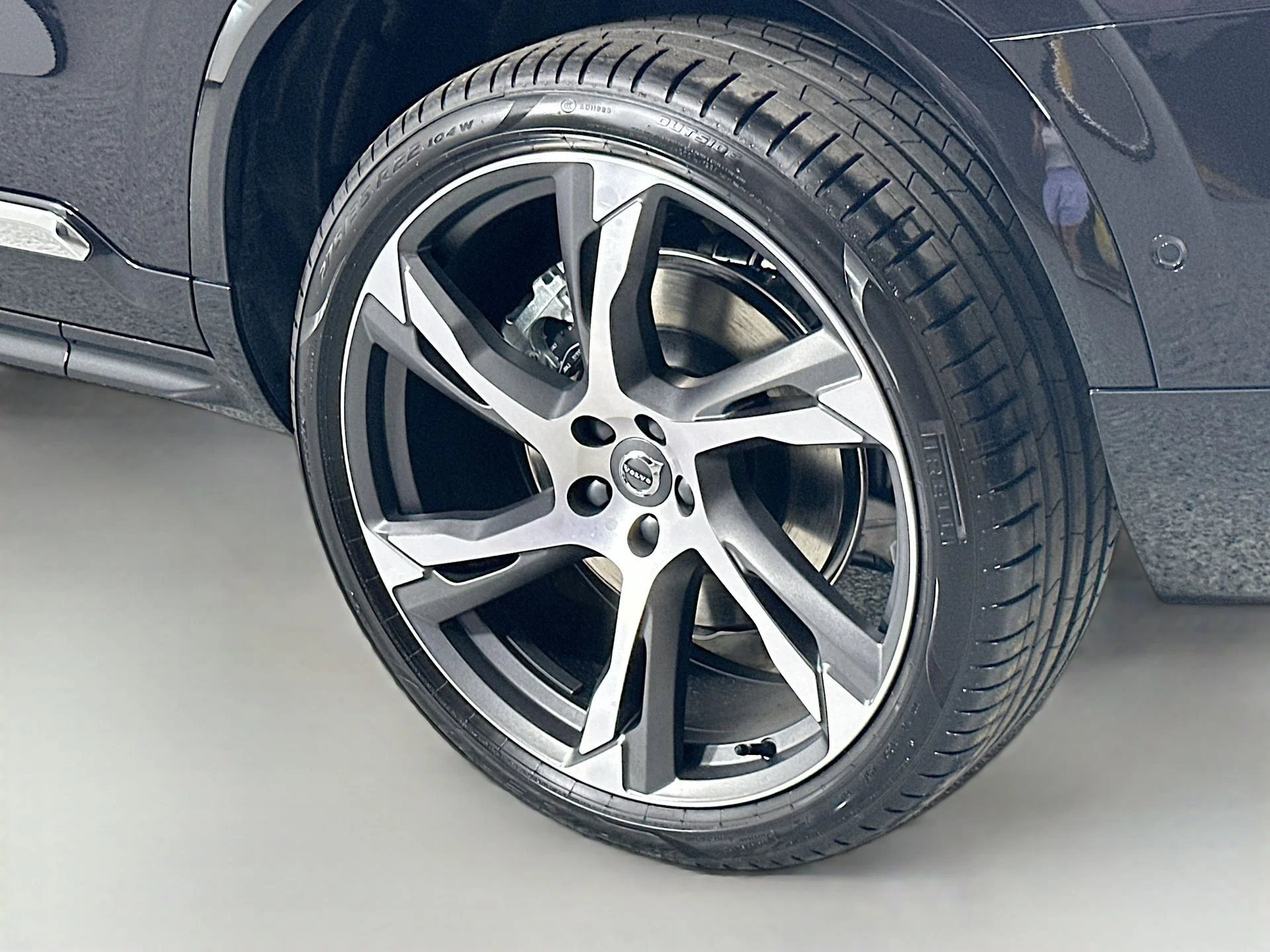 2026 Volvo XC90 Plus - Photo 9