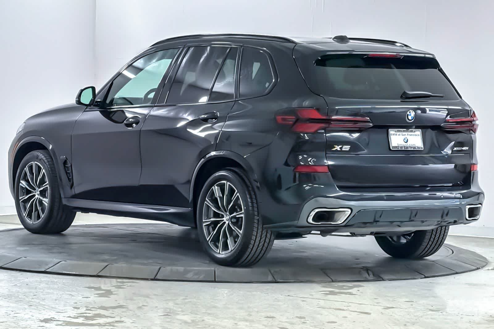 Used 2024 Black Sapphire Metallic BMW xDrive40i image 6