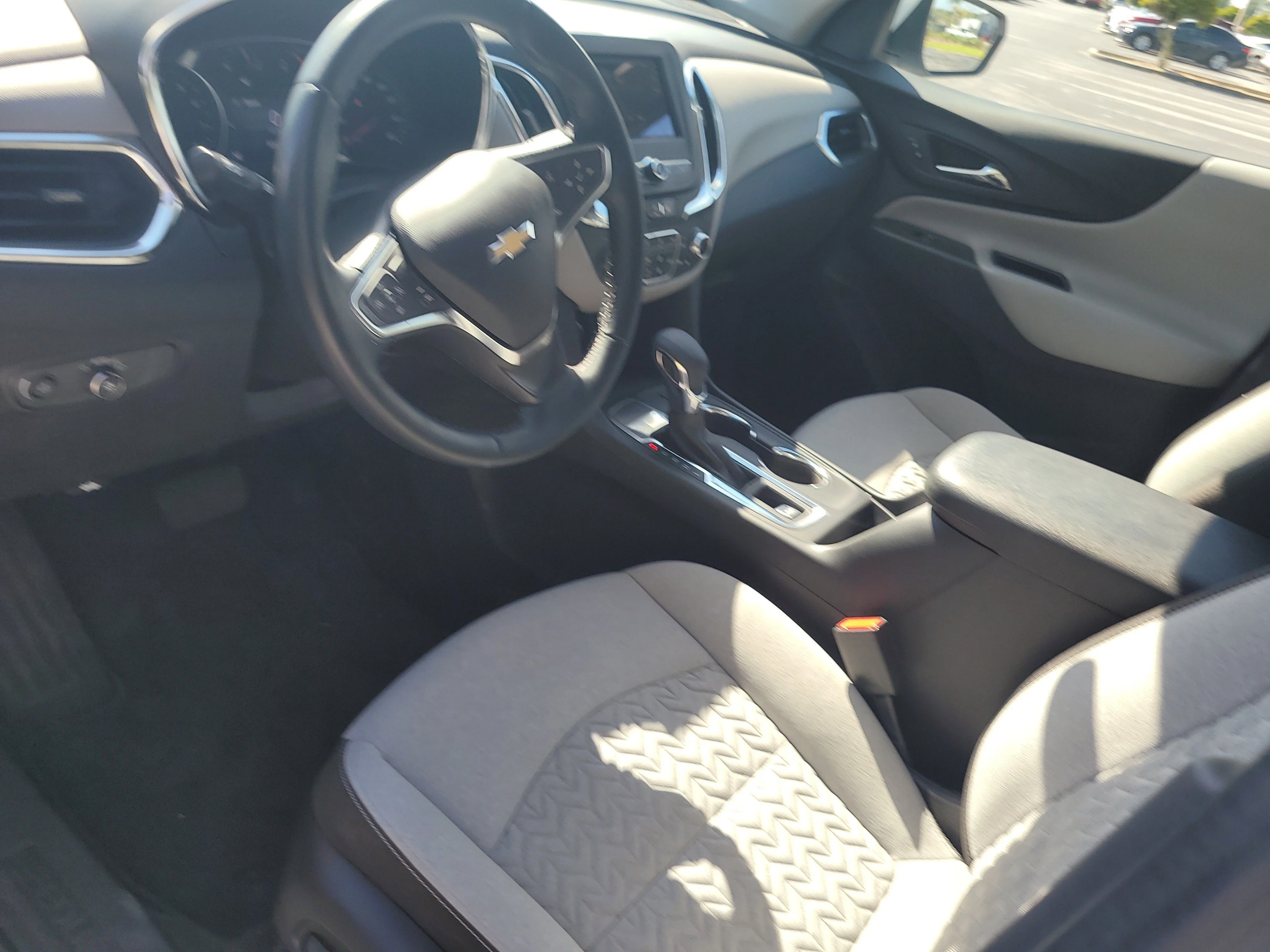 Used 2024 Summit White Chevrolet LT image 18