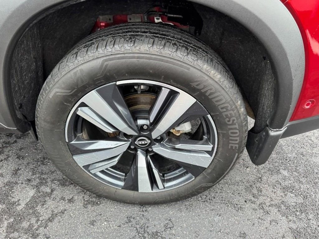 Used 2023 Red Nissan SL image 7