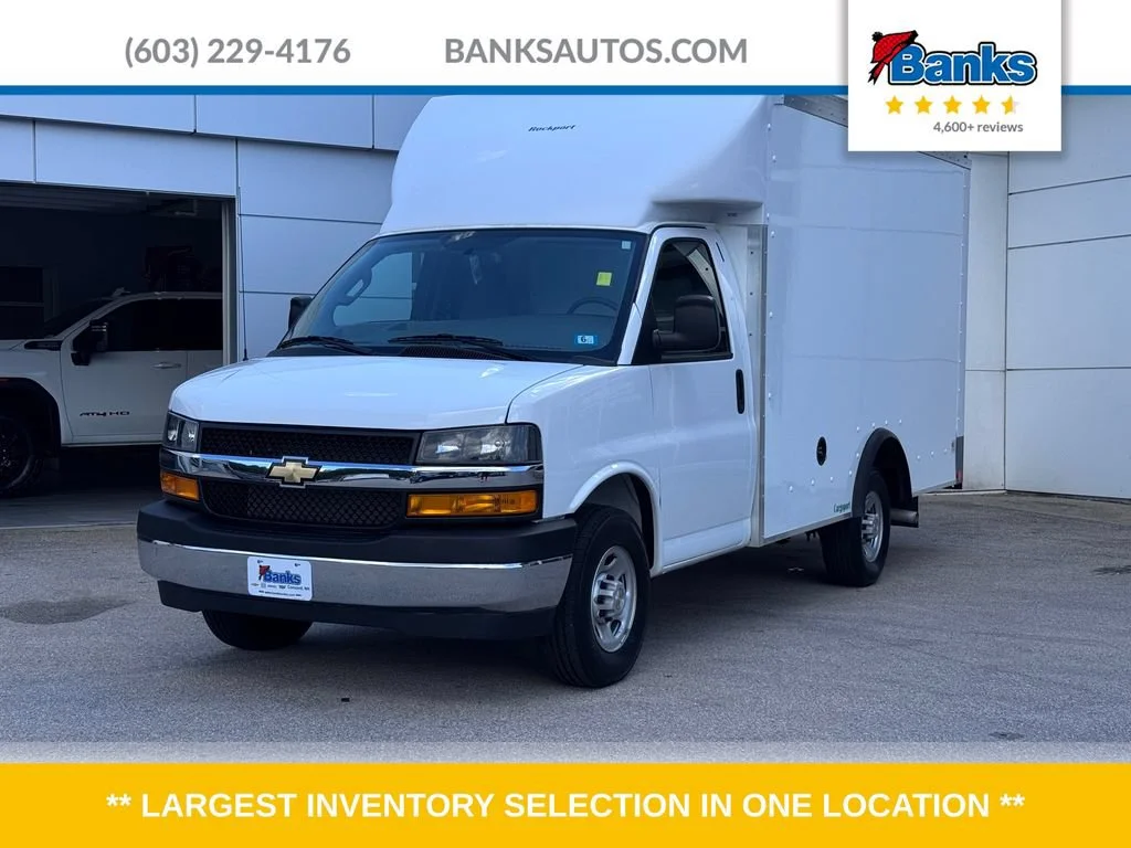Used 2025 Summit White Chevrolet Work Van image 1