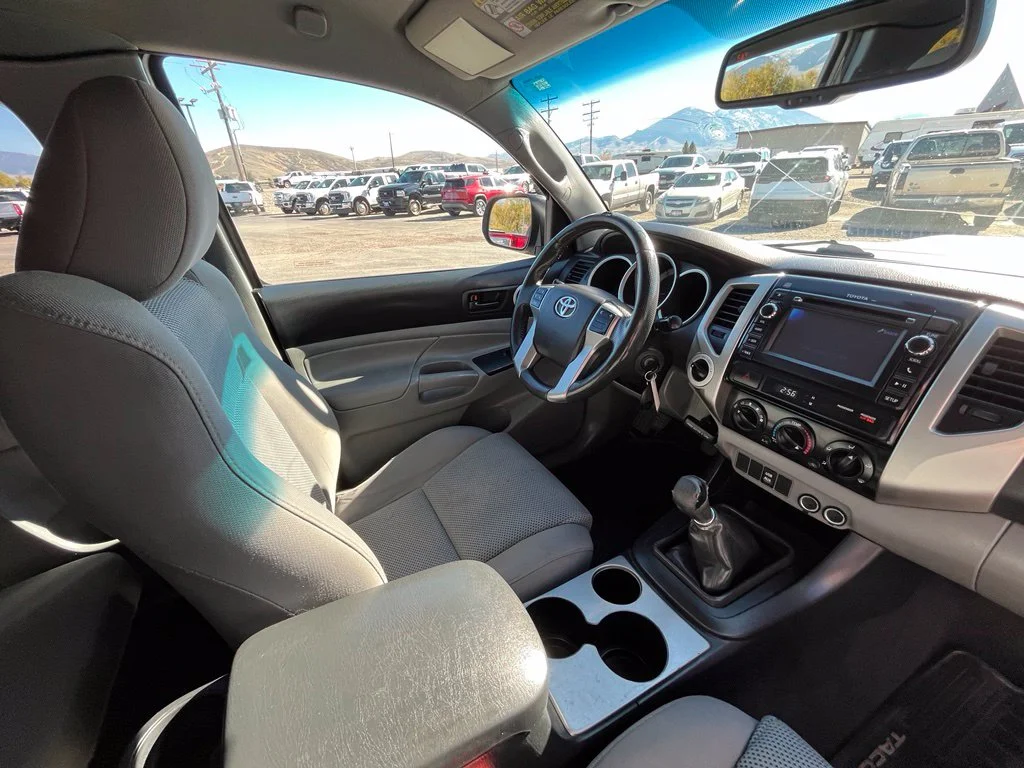 Used 2013 Silver Toyota Base image 21