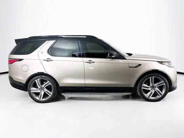 Used 2023  Land Rover Metropolitan Edition image 4