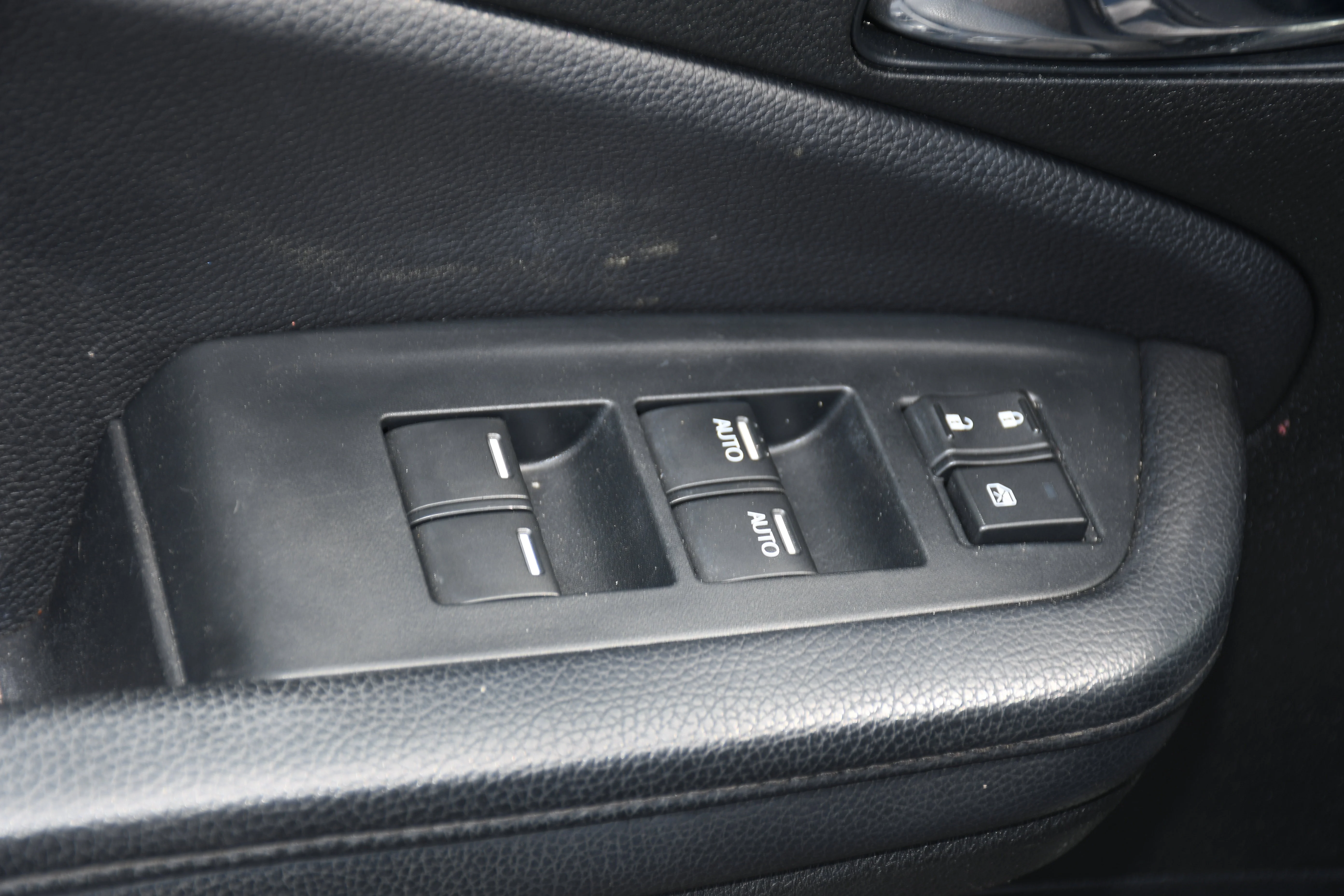 2022 Honda Pilot Elite - Photo 11