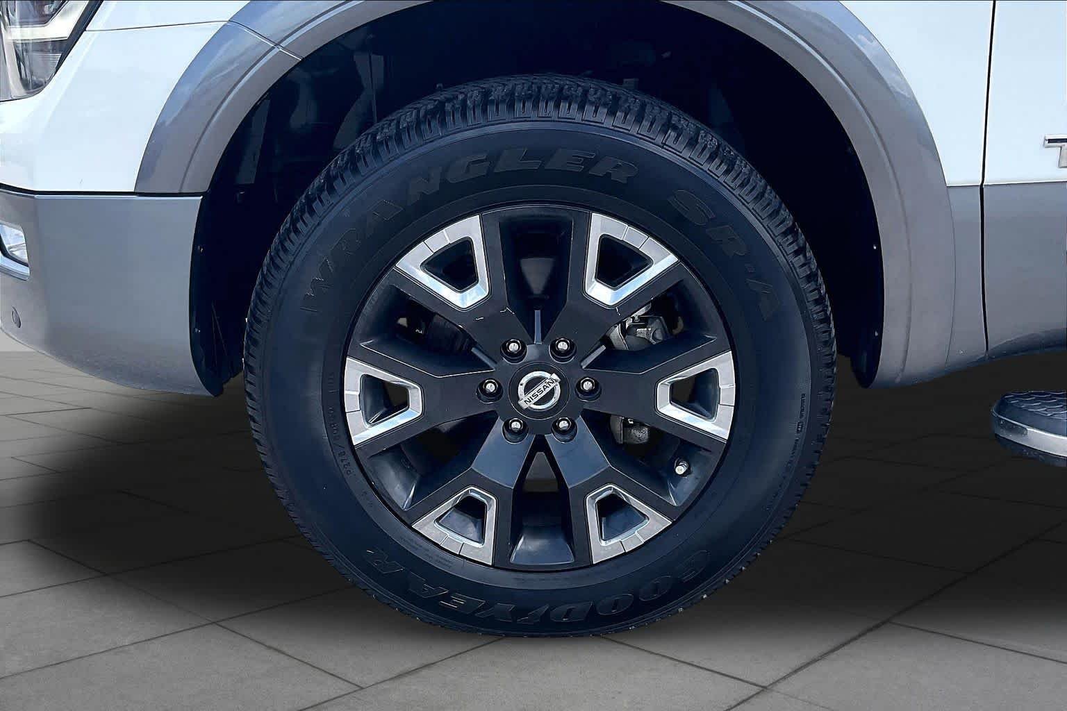 Used 2021 Pearl White Nissan Platinum Reserve image 11