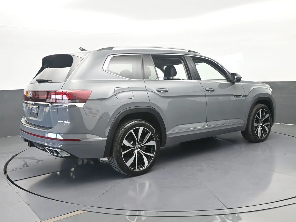 Used 2025 Gray Volkswagen 2.0T SEL Premium R-Line image 5