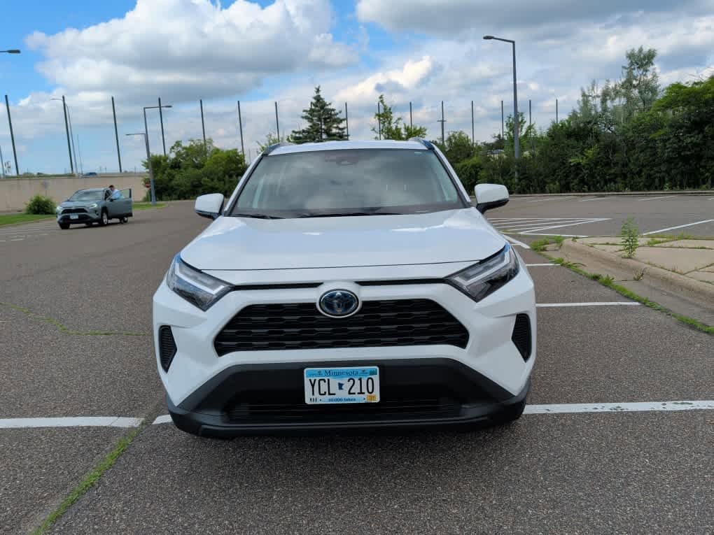 Used 2022 White Toyota Hybrid XLE image 5