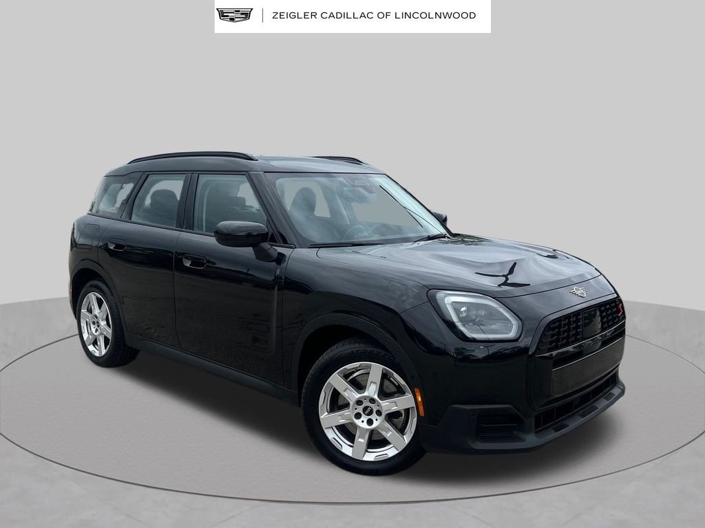 Used 2025 Black MINI Signature Plus image 1