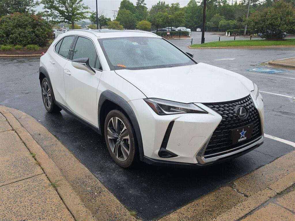 Used 2021 Eminent White Pearl Lexus UX 200 image 2
