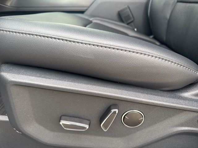 New 2026 Oxford White Ford Lariat® image 18