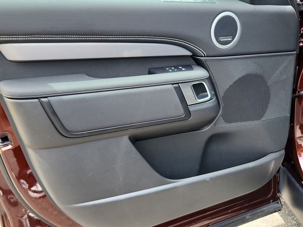 2026 Land Rover Discovery Gemini Edition - Photo 12