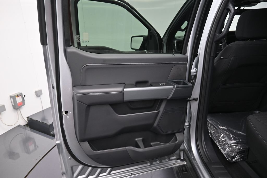 New 2026 Iconic Silver Metallic Ford XLT image 19