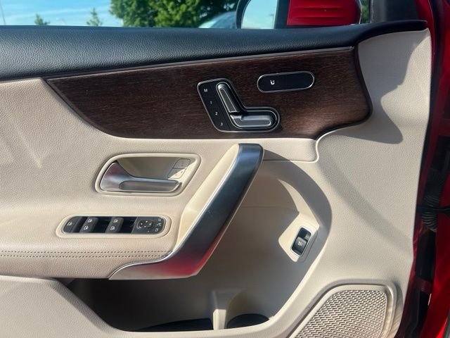 Used 2019 Jupiter Red Mercedes-Benz A 220 image 16