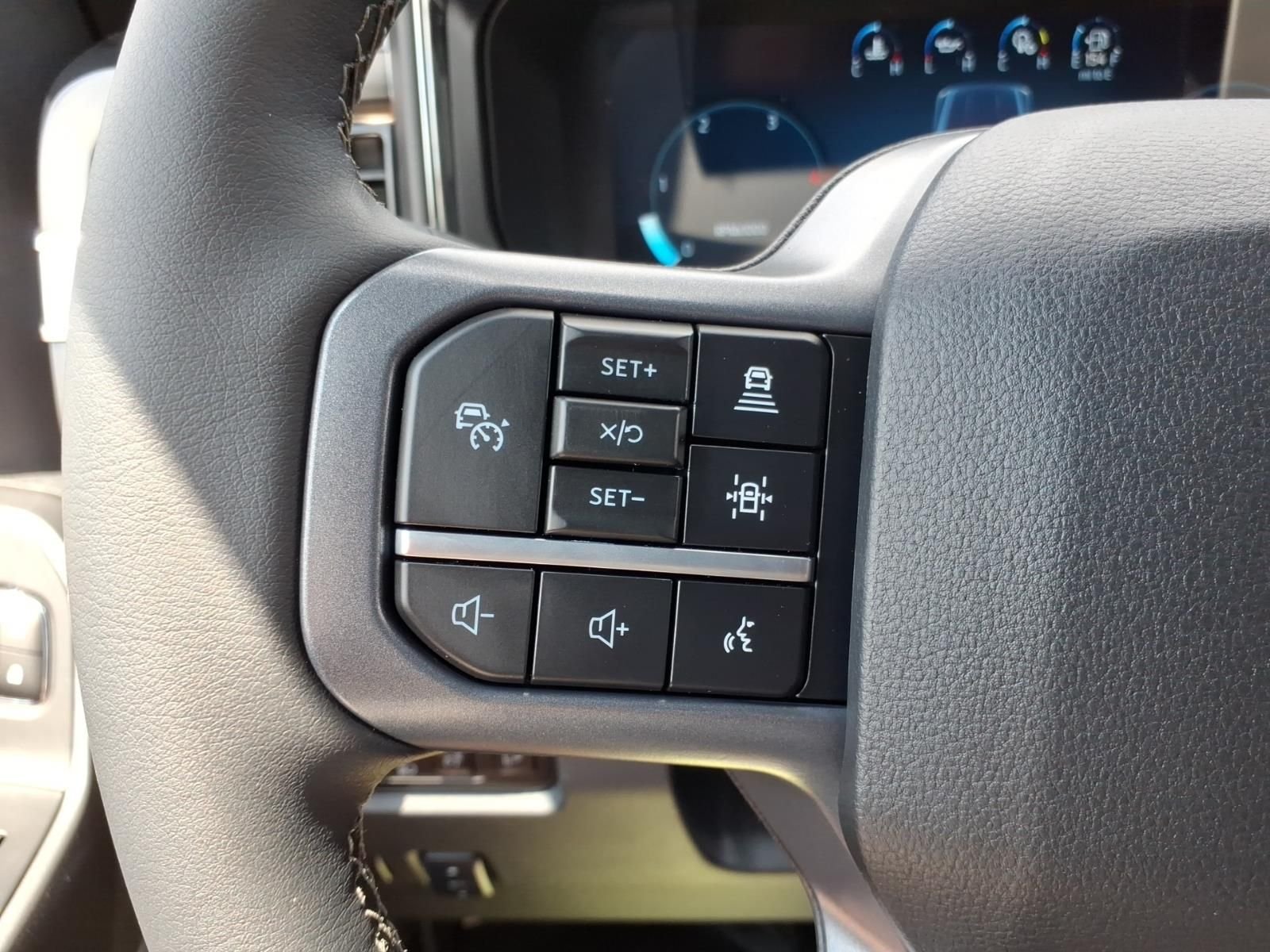 New 2026 Star White Metallic Tri-Coat Ford F-250® Lariat® image 19