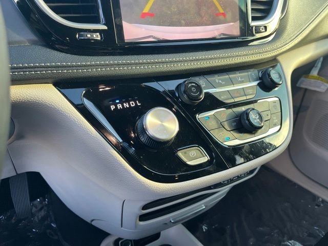 Used 2024 White Chrysler Touring L image 26