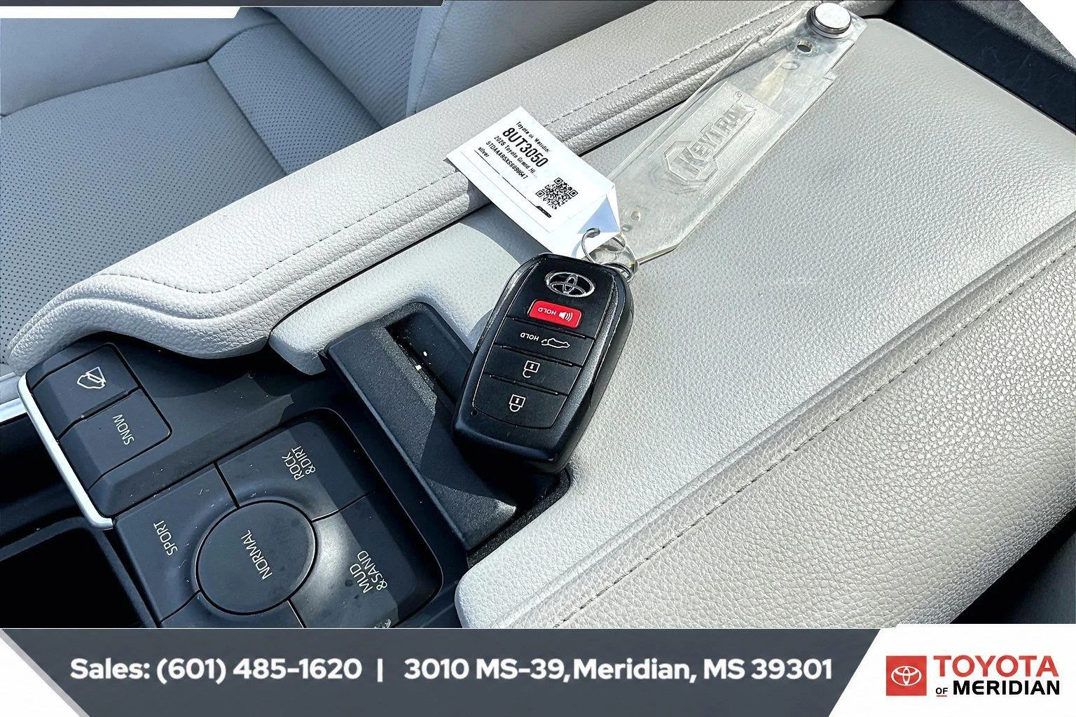 Used 2025 Celestial Silver Metallic Toyota XLE image 9