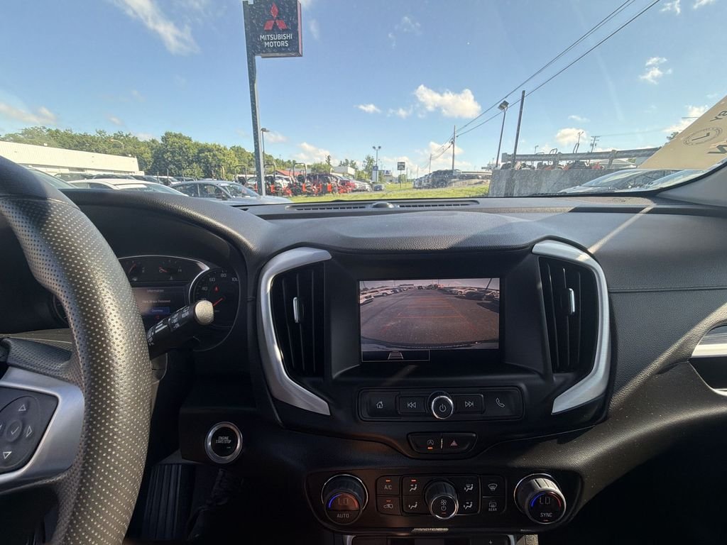 Used 2022 Blue GMC SLE image 17