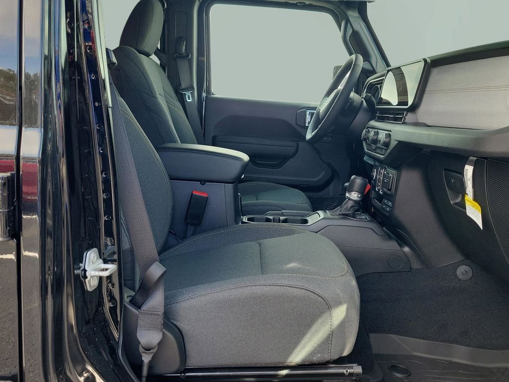 New 2025 Black Clear-Coat Exterior Paint Jeep Sport S image 37