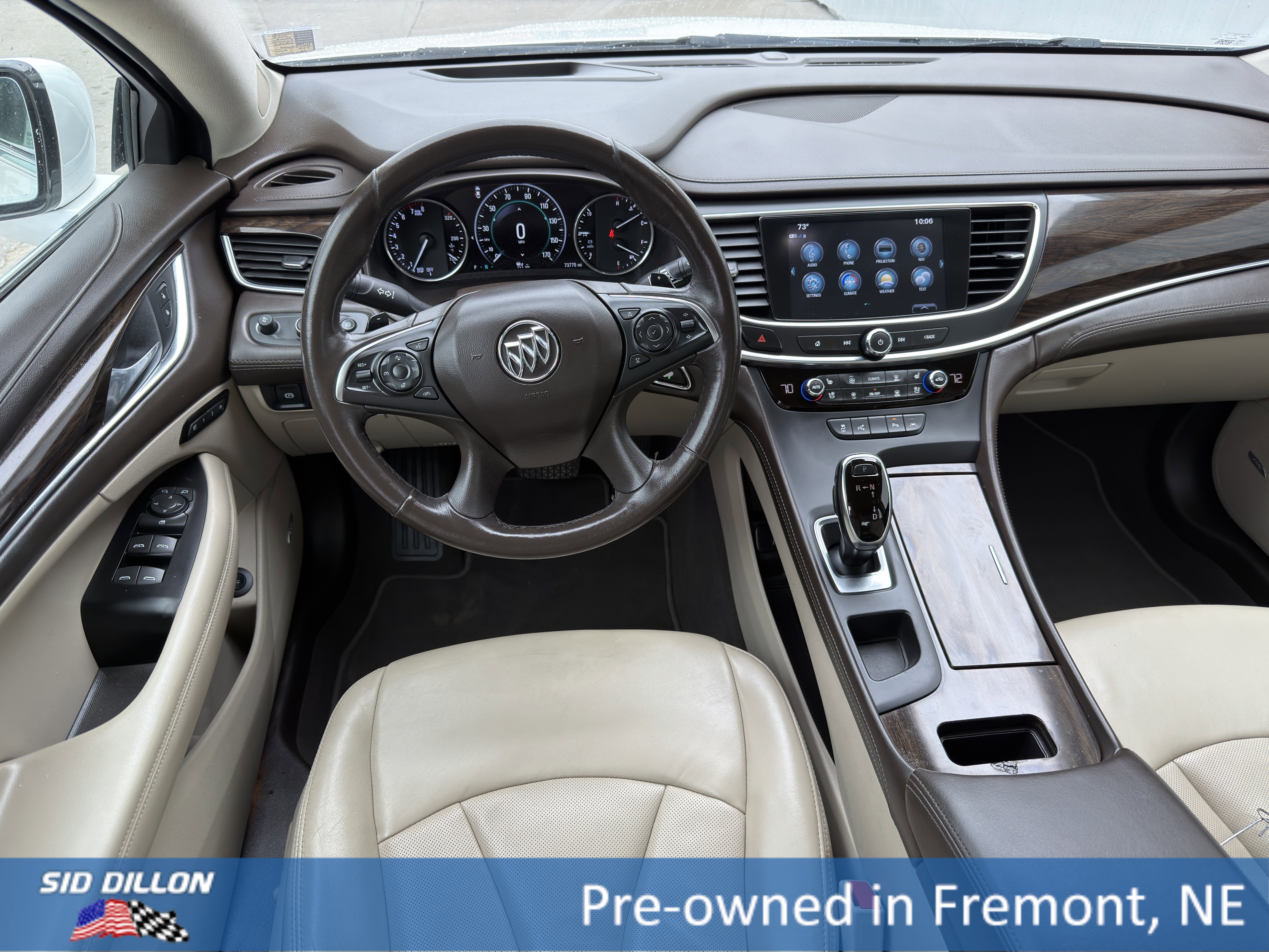 Used 2017 White Frost Tricoat Buick Premium image 8
