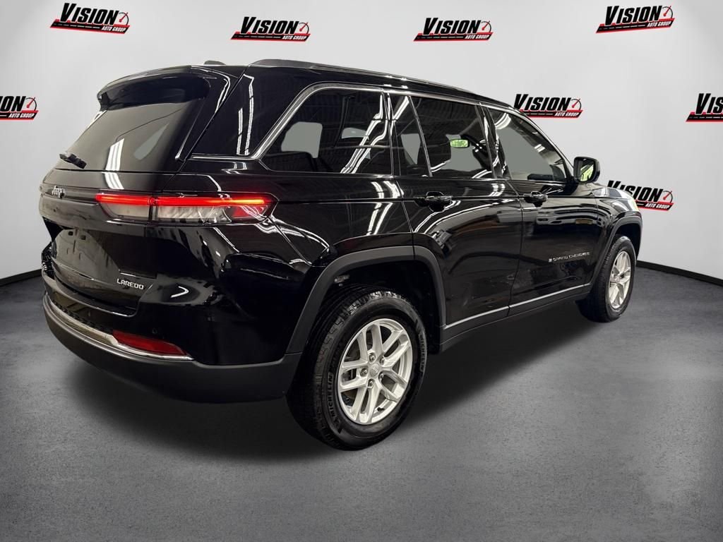 Used 2023 Black Jeep Laredo image 5