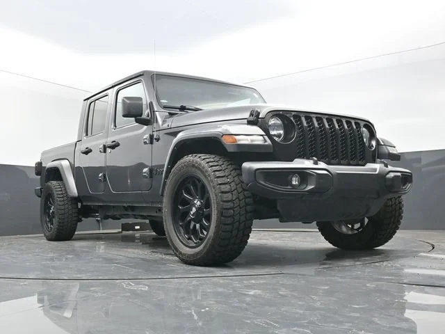 Used 2022 Gray Jeep Sport image 1