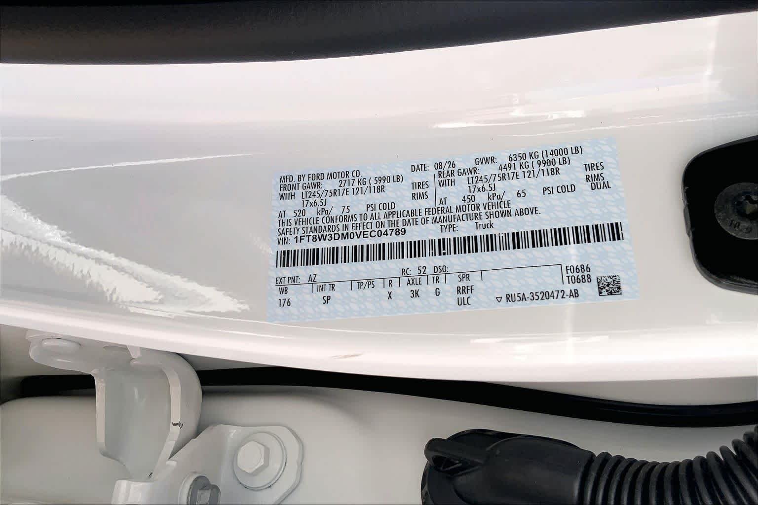New 2027 Star White Metallic Tri-Coat Ford F-350® King Ranch® image 21