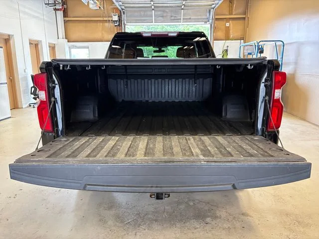 Used 2020 Black Chevrolet Custom image 23