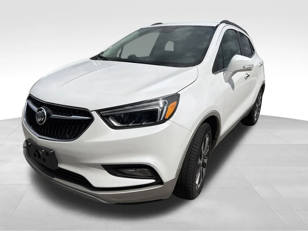 Used 2018 White Frost Buick Essence image 9