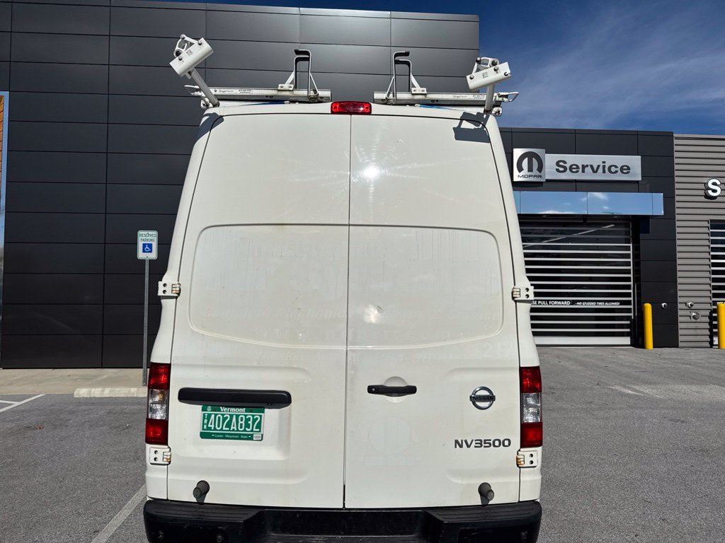 Used 2020 Glacier White Nissan SV image 3