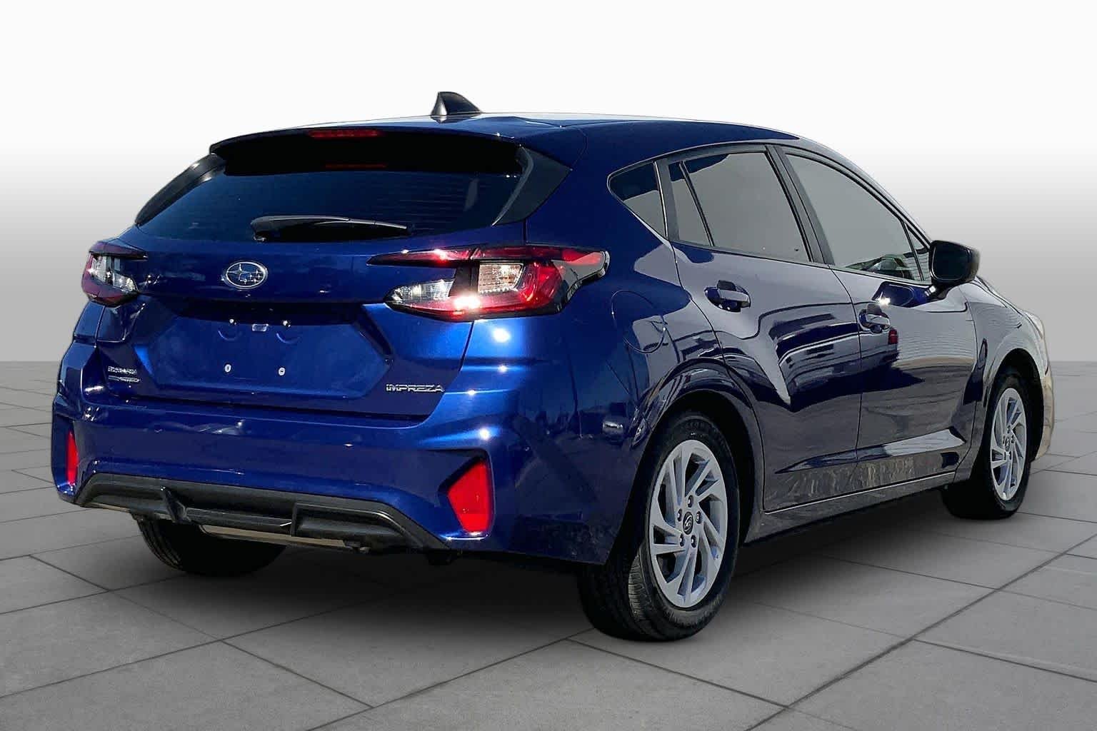 Used 2025 Sapphire Blue Pearl Subaru  image 11