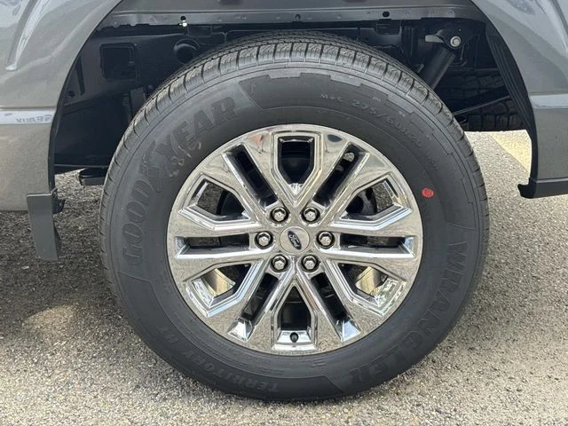 New 2026 Carbonized Gray Metallic Ford XLT image 9