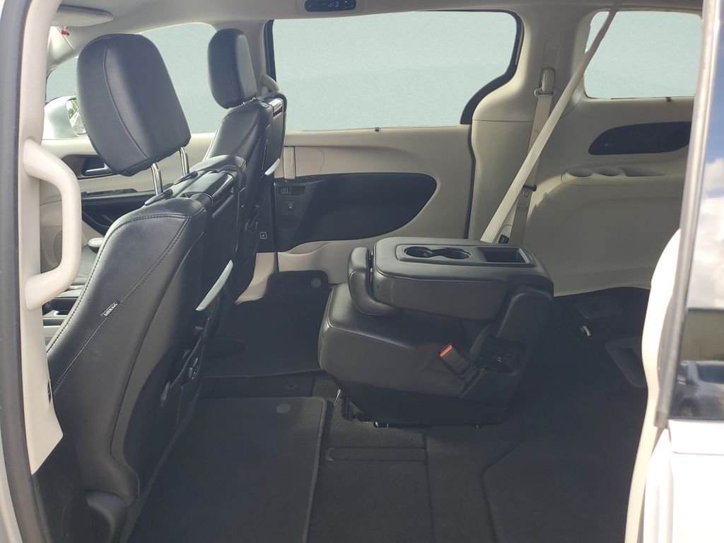 2017 Chrysler Pacifica Touring-L Plus - Photo 10