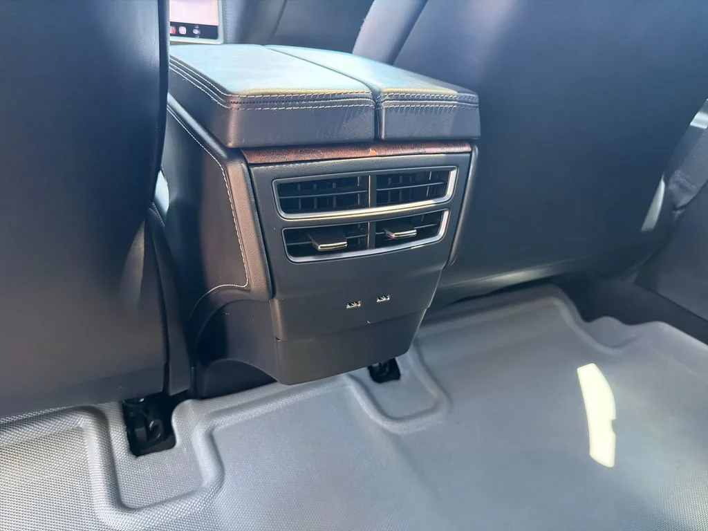 Used 2018  Tesla 75D image 34