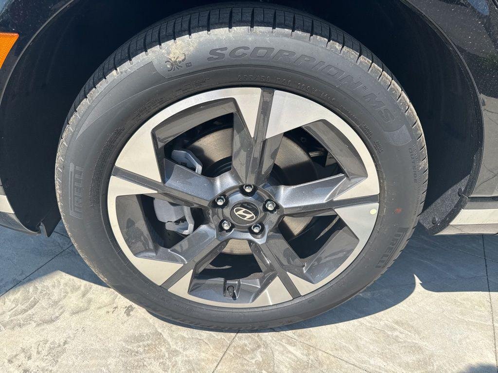 New 2026 Black Hyundai Limited image 9