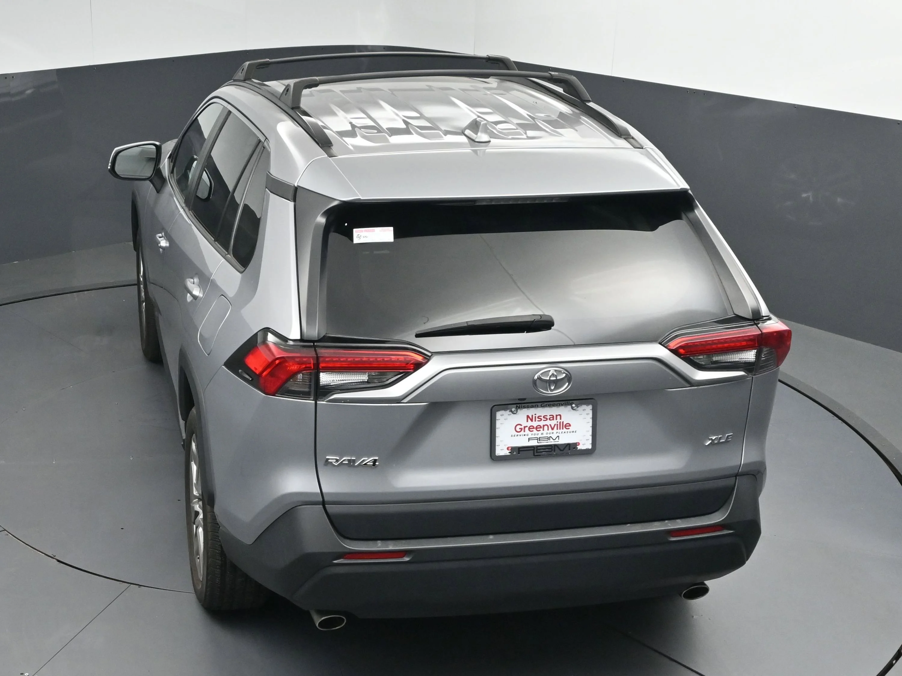 Used 2022 Silver Sky Metallic Toyota XLE Premium image 36