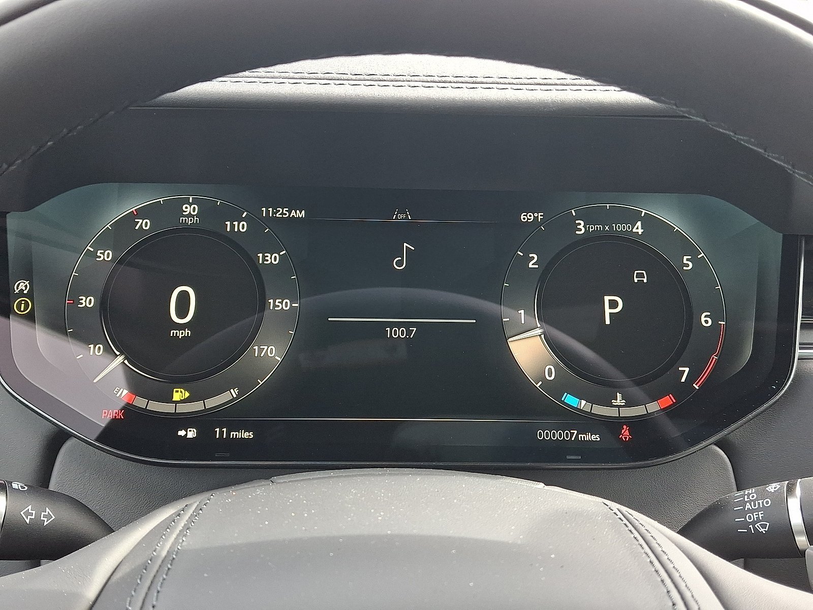 New 2027 Eiger Grey LAND ROVER SE image 13