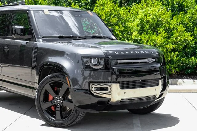 Used 2024 Santorini Black Metallic Land Rover X image 9