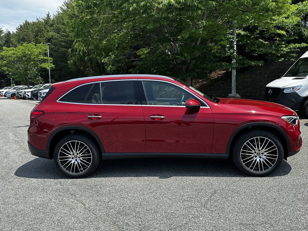 New 2026 MANUFAKTUR Patagonia Red Metallic Mercedes-Benz GLC 300 image 9