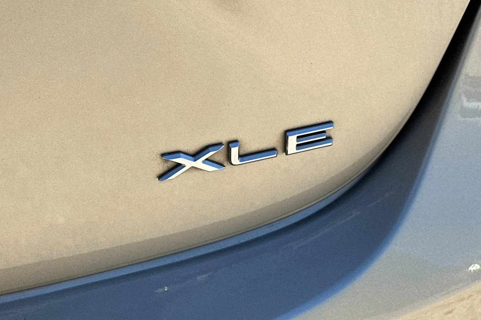 Used 2014 Creme Brulee Mica Toyota XLE Touring image 26
