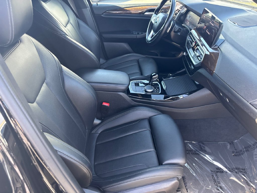 Used 2022 Jet Black BMW xDrive30i image 13