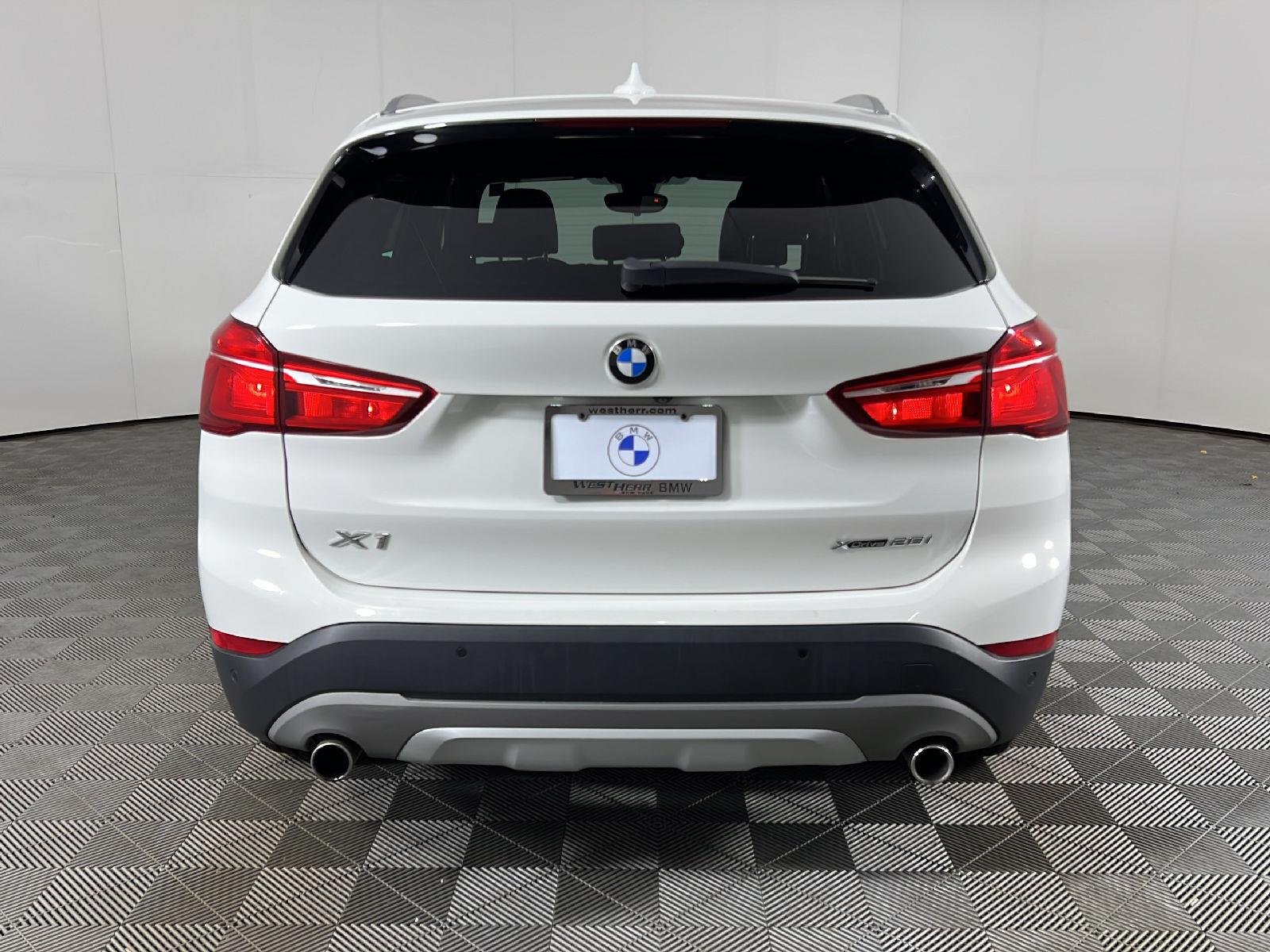 Used 2019 Alpine White BMW xDrive28i image 6
