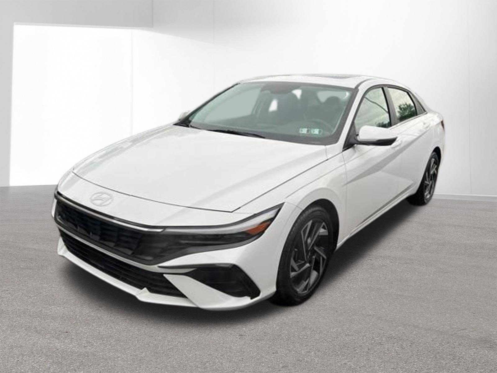 Used 2025 Serenity White Hyundai Limited image 24