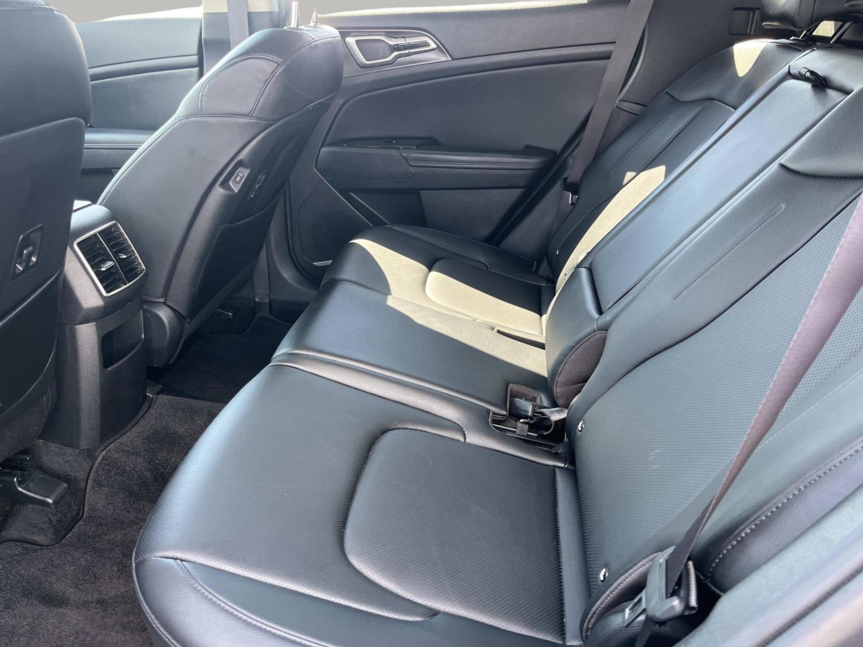 Used 2024 Gravity Gray Kia EX image 17