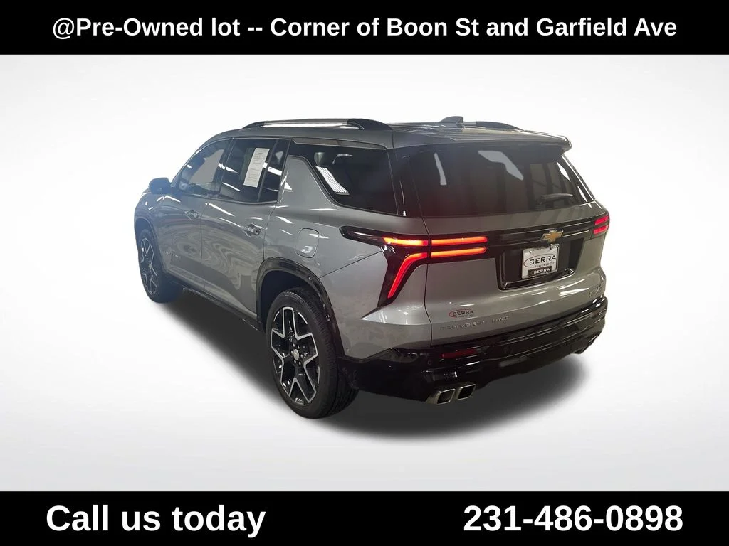 Used 2025 Gray Chevrolet High Country image 3